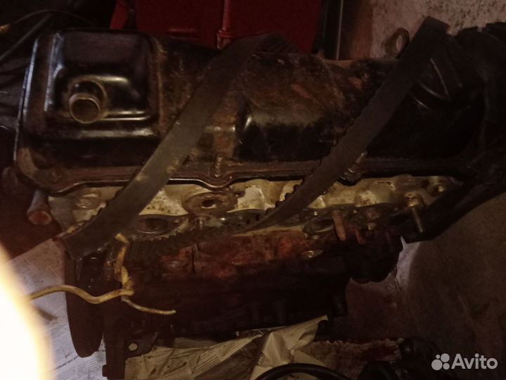 Двигатель на Фольксваген гольф 3.аам 1.8