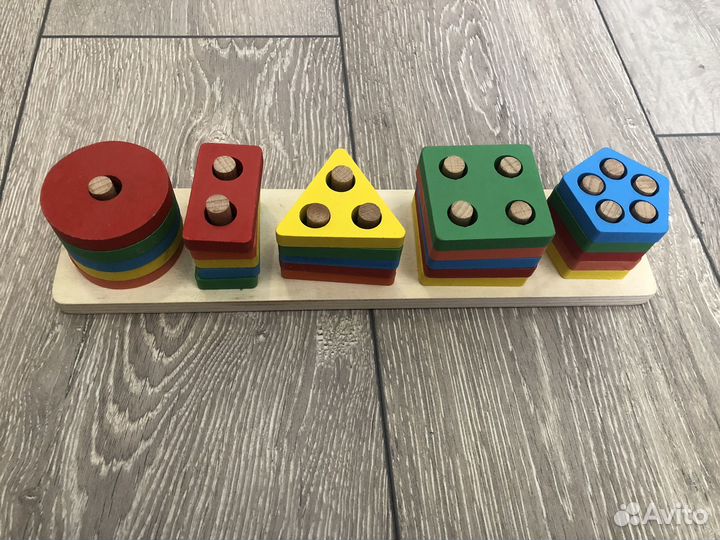 Развивающие игрушки и автотрек