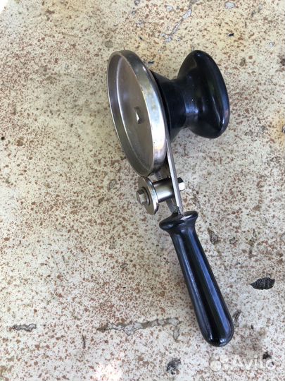 Закаточная машинка для жестяных банок