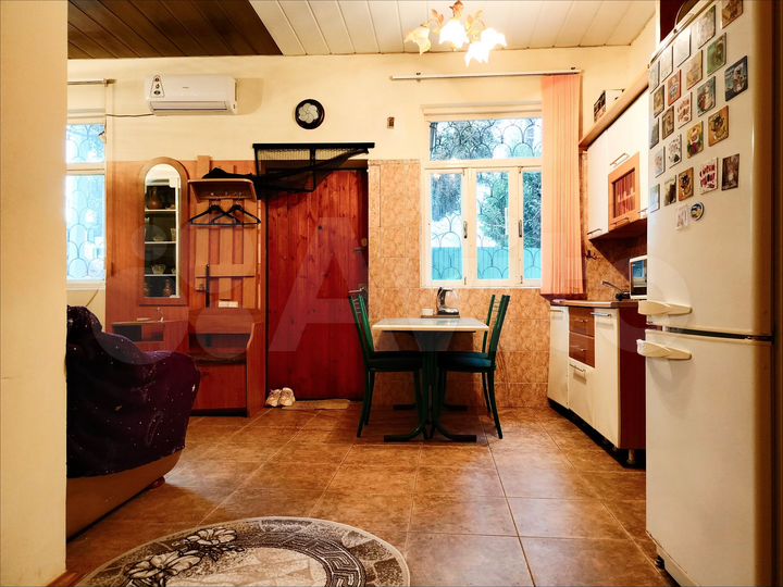 3-к. квартира, 70 м², 1/1 эт.