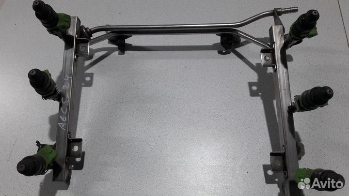 Топливная рампа в сборе Audi A6 C5 97-04 VAG 2.4 л