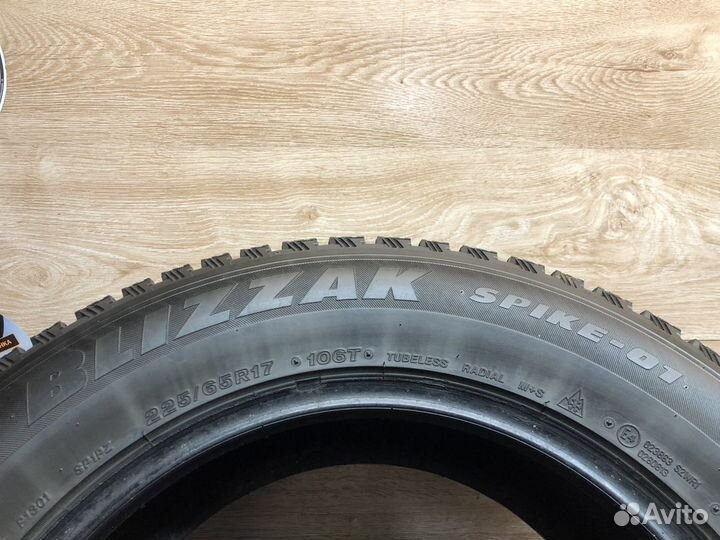 Bridgestone Blizzak Spike-01 225/65 R17 106T