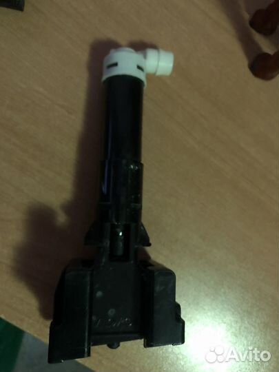 Продам омыватели для раф 4 2012г.в