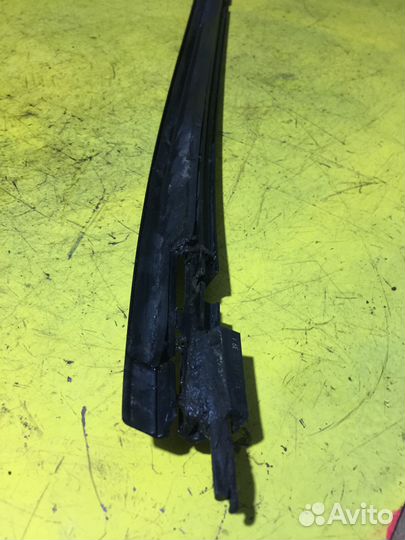 Молдинг лобового стекла левый Mercedes S430L W220