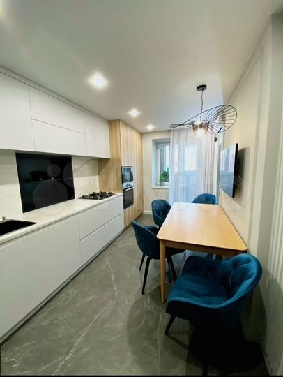 2-к. квартира, 61 м², 10/10 эт.