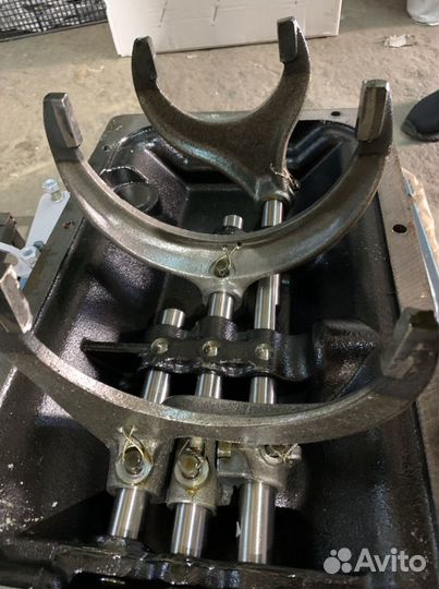 236-1702010-Б крышка кпп в сборе