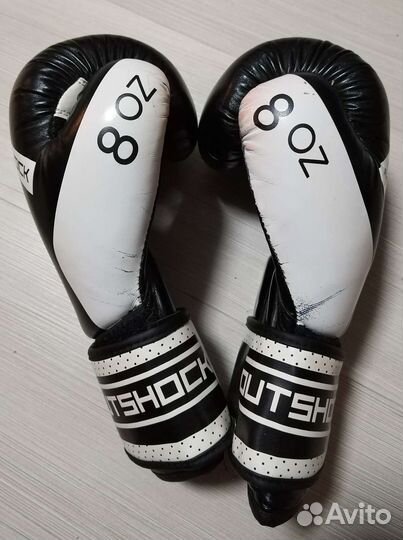 Боксерские перчатки