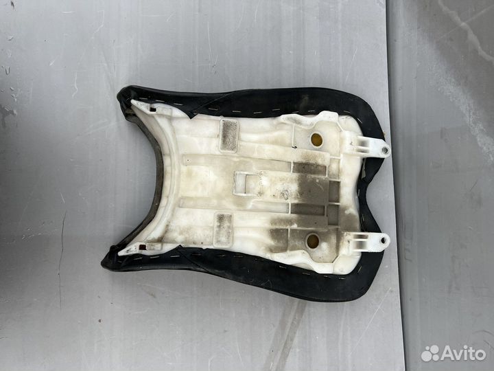 Сидение водителя R1 2009/20014