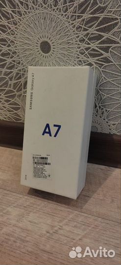 Samsung Galaxy A7 (2018), 4/64 ГБ