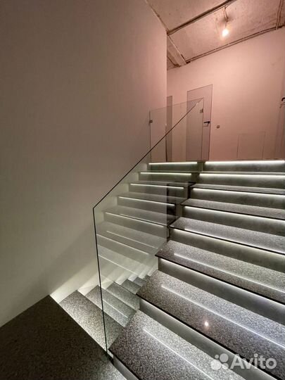 Стеклянные перила для дачи