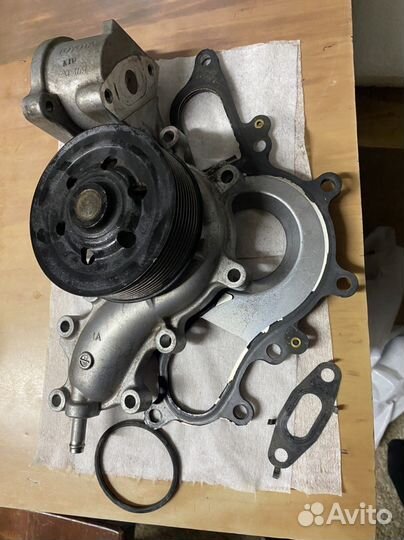 Помпа водяная Toyota