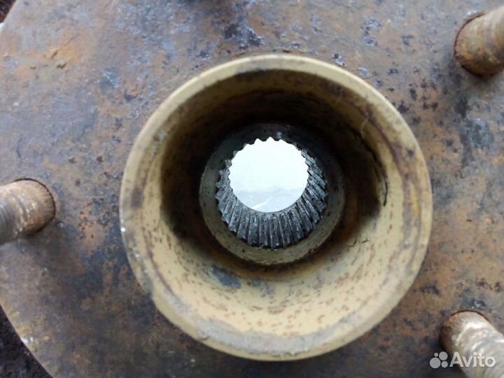 Ступица задняя правая Suzuki Grand Vitara 2 JT