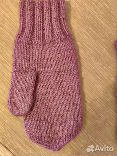 Варежки вязаные женские