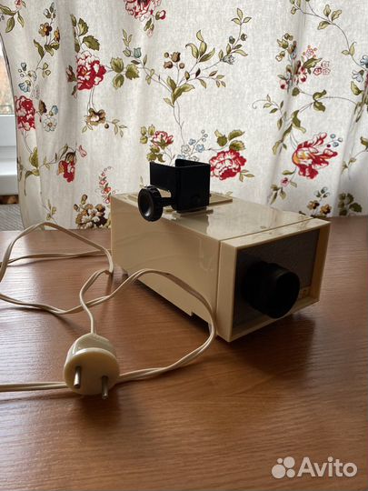 Диапроектор с диафильмами