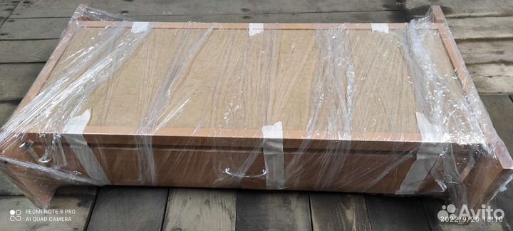 Детская кроватка с маятником и ящиком