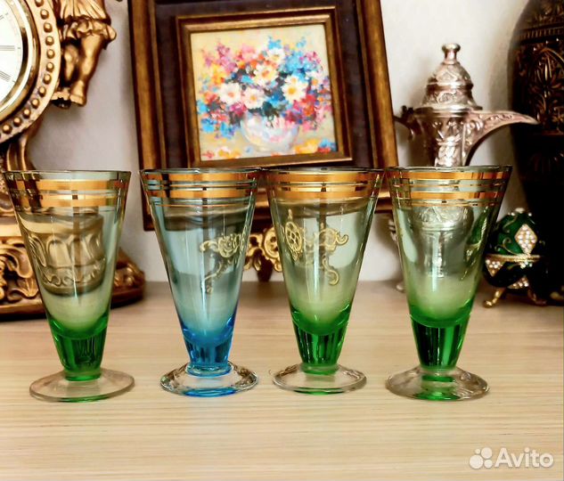 Старинные маленькие фужерчики
