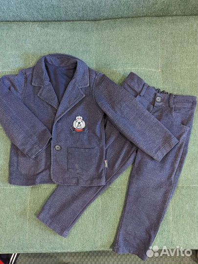 Костюм: пиджак, брюки и рубашки 104