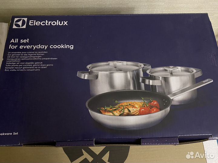 Набор посуды Electrolux новый E3SS