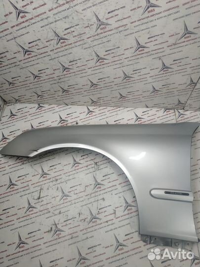 Крыло w203 Mercedes переднее левое