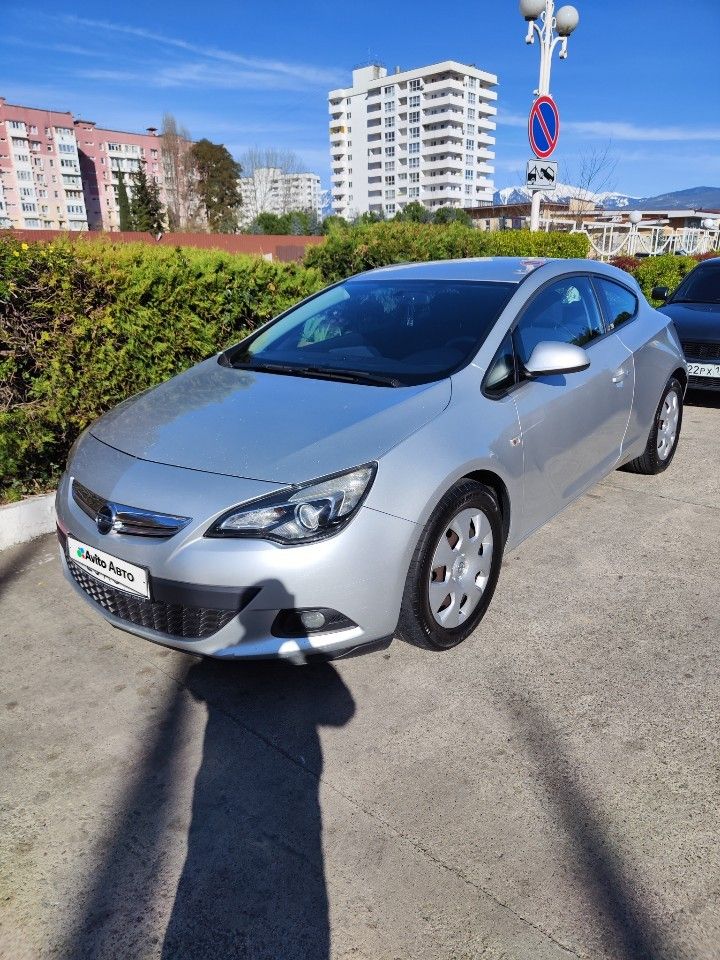 Opel Astra GTC: фото владельца