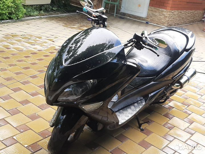 Макси скутер Ямаха