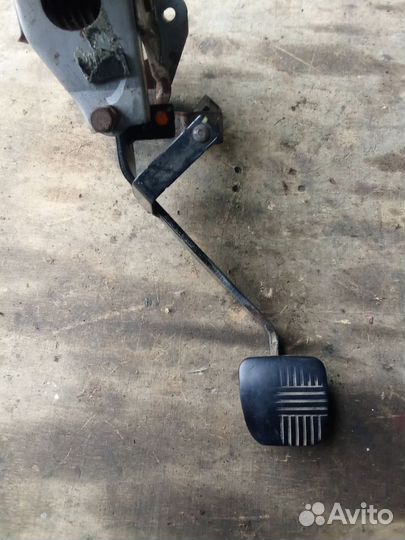 Педаль сцепления Nissan Almera Classic