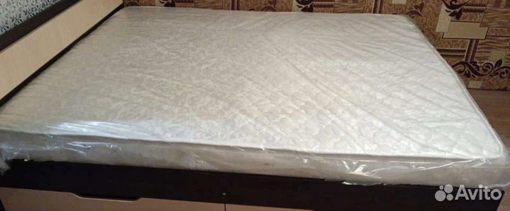 Кровать с матрасом бу