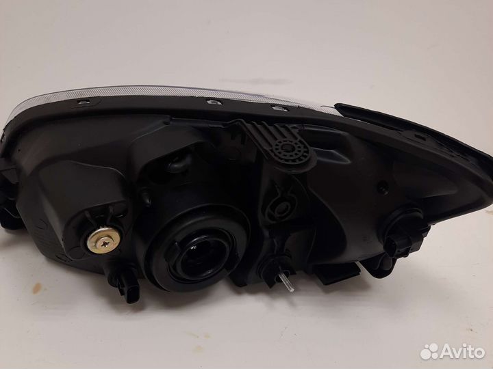 Фара правая hyundai Getz 1 поколение