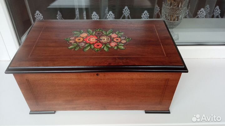 Старинная музыкальная шкатулка