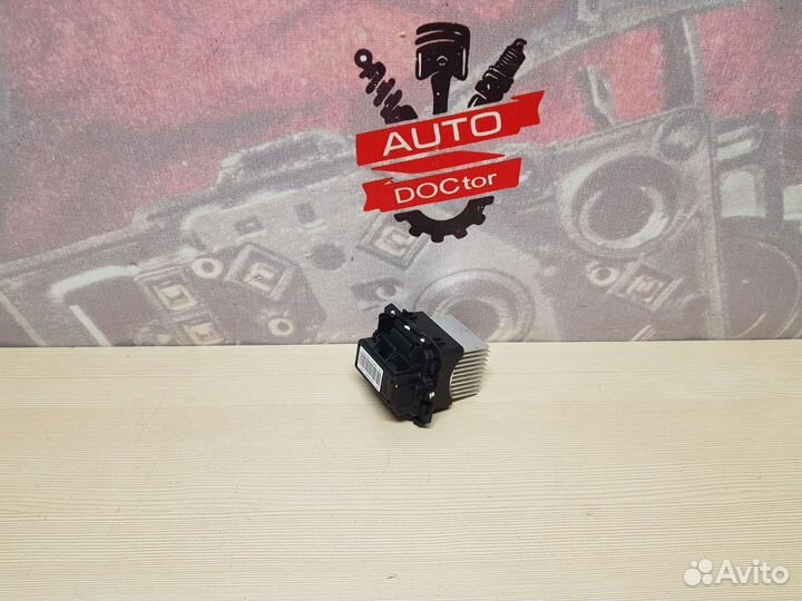 Резистор реостат печки Renault Kaptur 1 H4M 2020