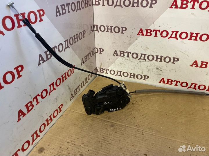 Замок двери передний левый Skoda Fabia 2 2010