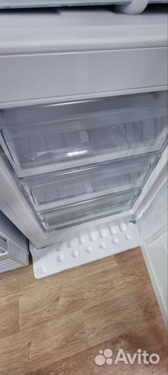 Холодильник indesit itr5200w