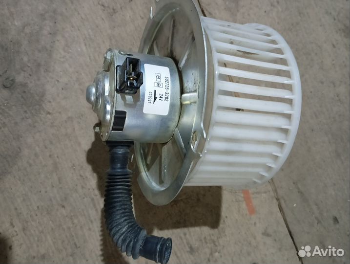 Мотор отопителя экскаватора хитачи