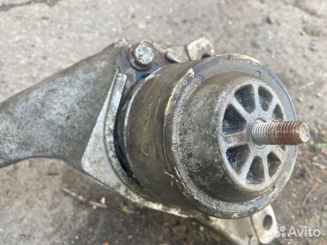 Опора двигателя Volkswagen Touareg 1 2007-2009