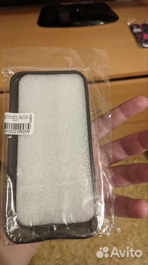 2 чехла на iPhone 12, абсолютно новые.1 чехол 225р