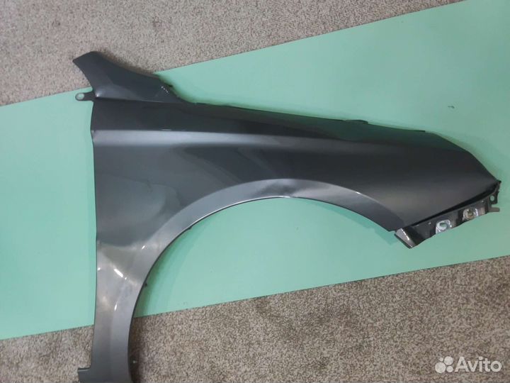 Крыло правое переднее на LADA vesta