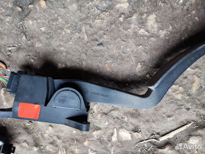 Ssang yong kyron педаль газа