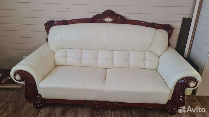 Кожаный диван бу
