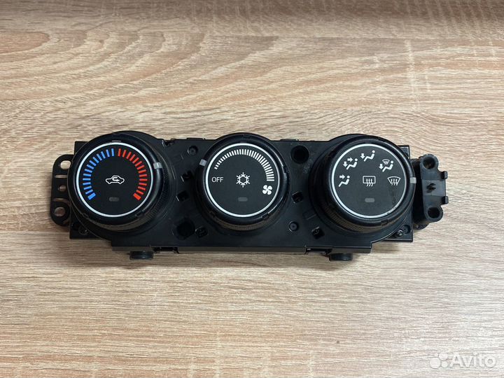 Блок управления отопителем Мицубиси Ланцер 10