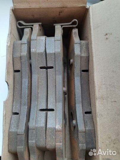 Тормозные колодки передние и задние