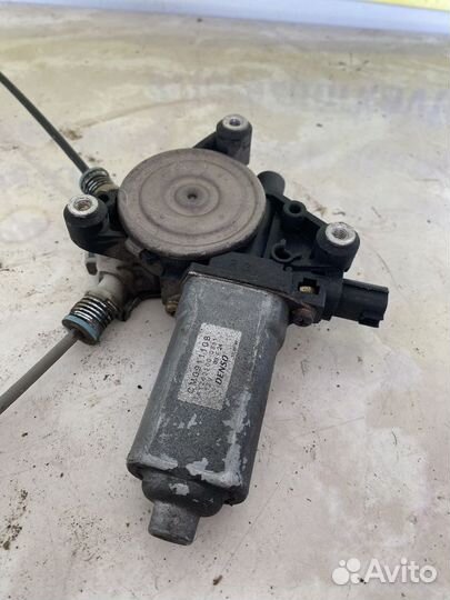 Стеклоподъемник электр. задний правый Ford Escape