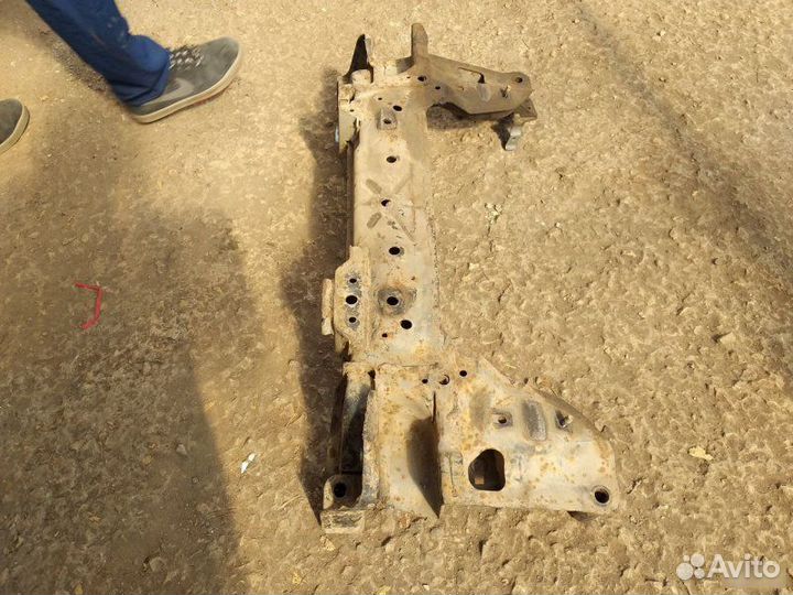 Подрамник Infiniti Fx35