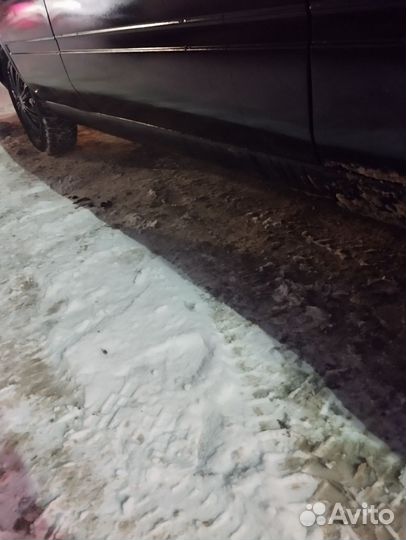 Тойота Карина