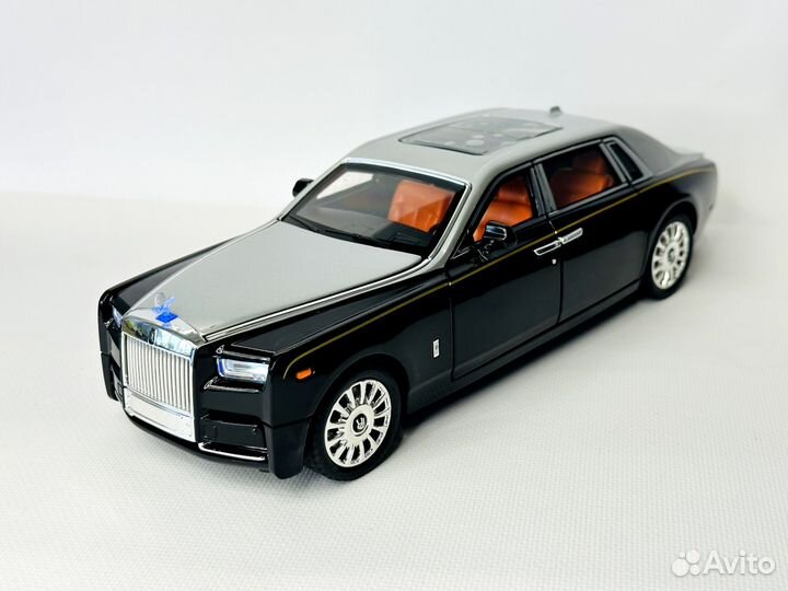 Инерционная машинка Rolls-Royce Phantom 1:20