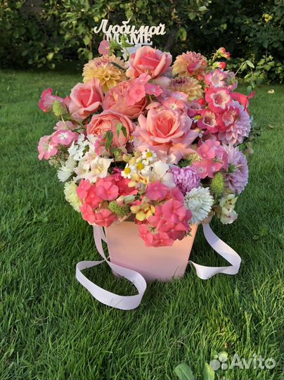 Композиции из живых цветов