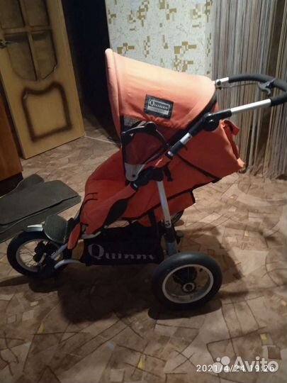 Коляска quinny