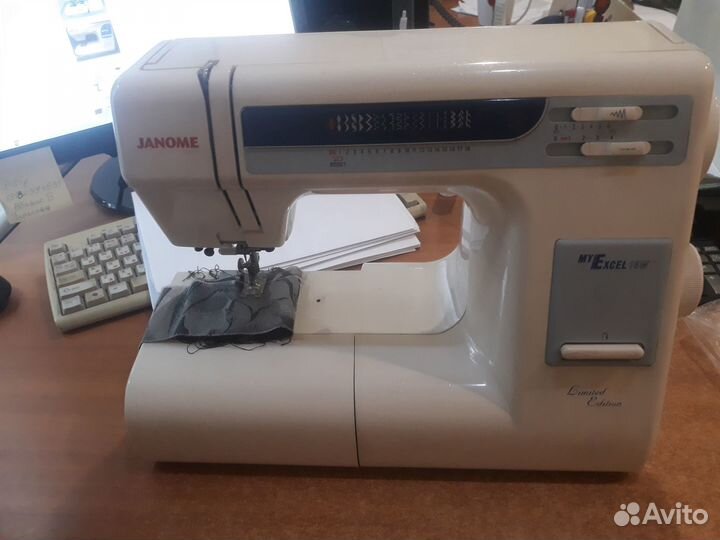 Швейная машинка Janome