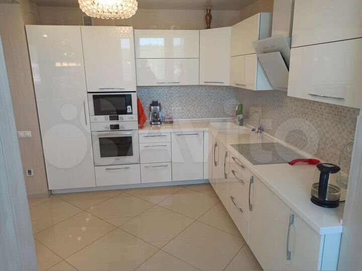 4-к. квартира, 135,5 м², 2/3 эт.