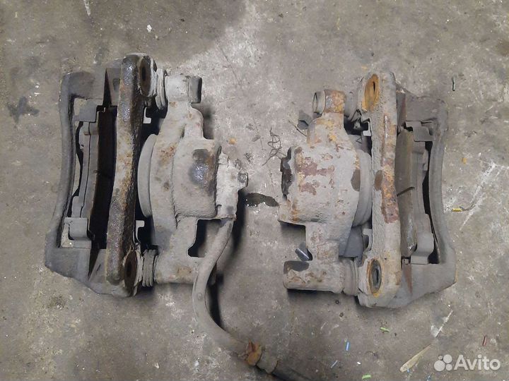 Передний суппорт mazda 626 GE