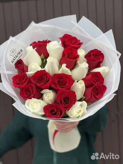 25 роз импортных